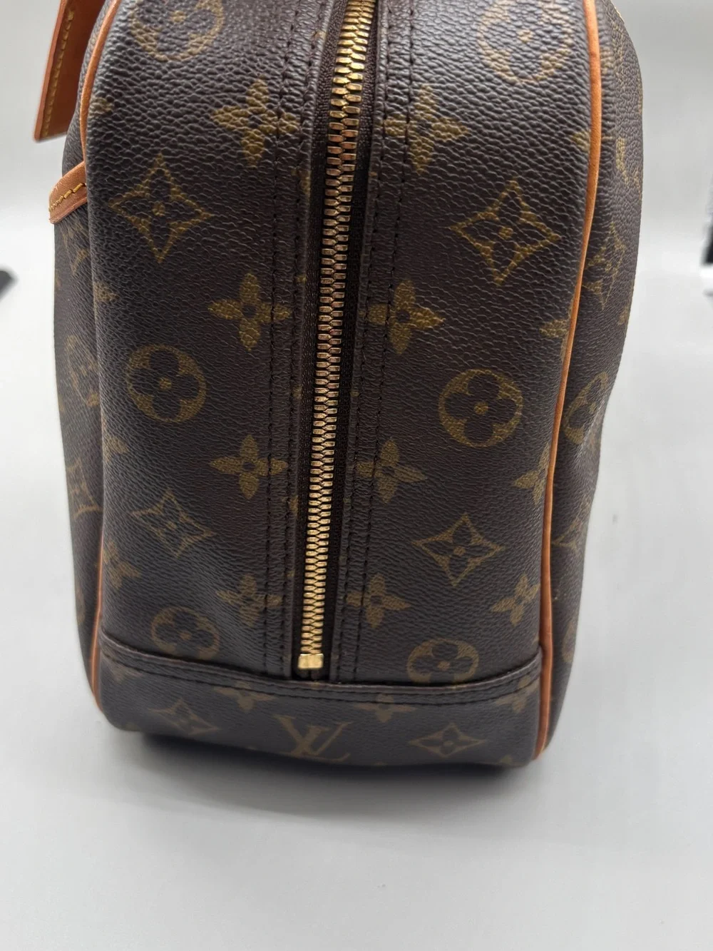Louis Vuitton Deauville Monogram M47270